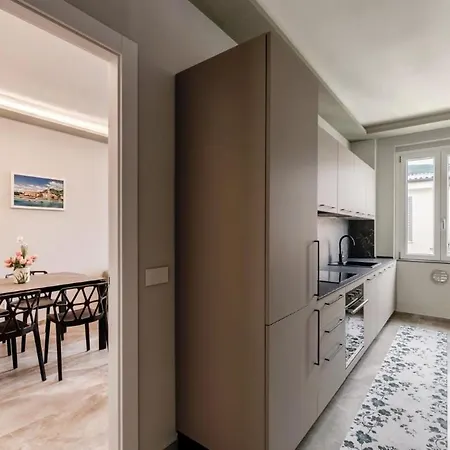 Lago Apartments